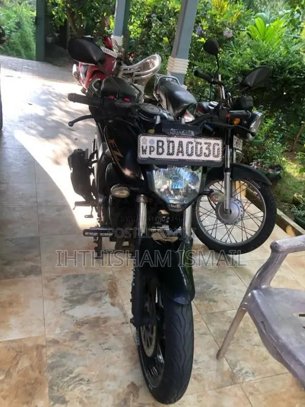Yamaha FZ Version 2.0 2015 Motorbike (Used)