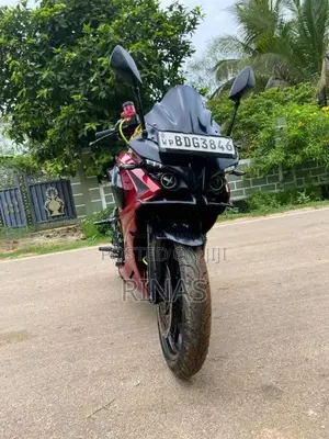 Bajaj Rs200 2016 Motorbike (Used)