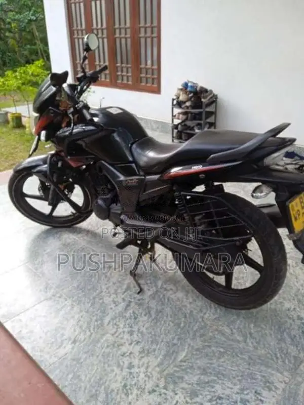 Hero Hunk 2016 Motorbike (Used)
