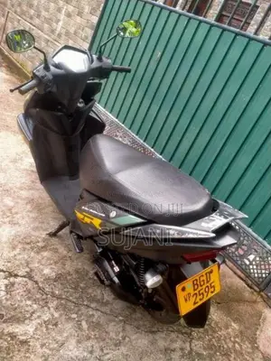 Yamaha ZR 2017 Motorbike (Used)