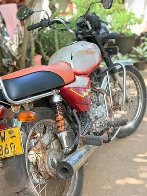 Bajaj Boxer 2002 Motorbike (Used)