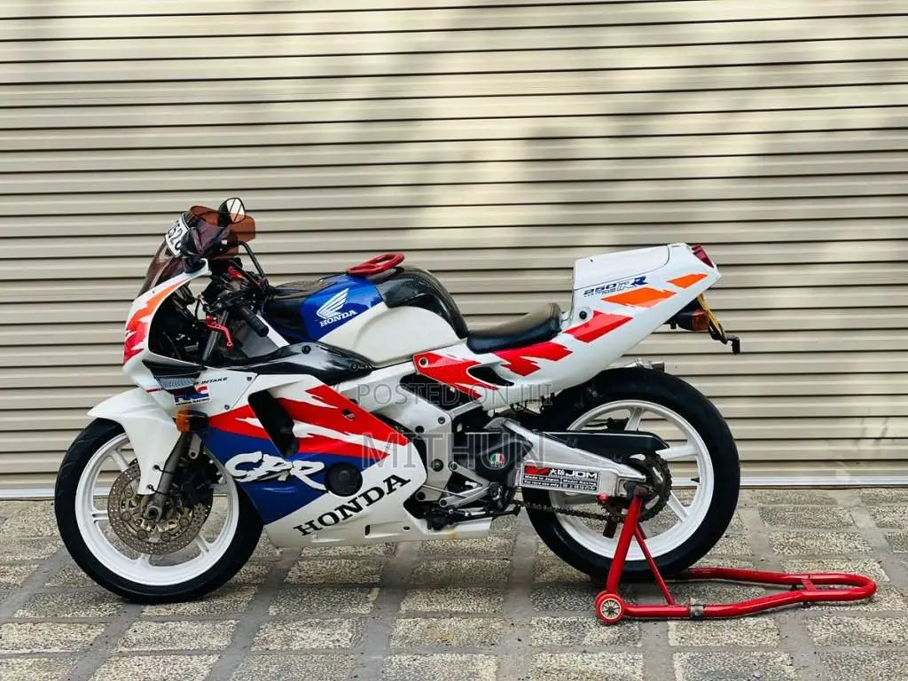 Honda CBR 1998 Motorbike (Used)