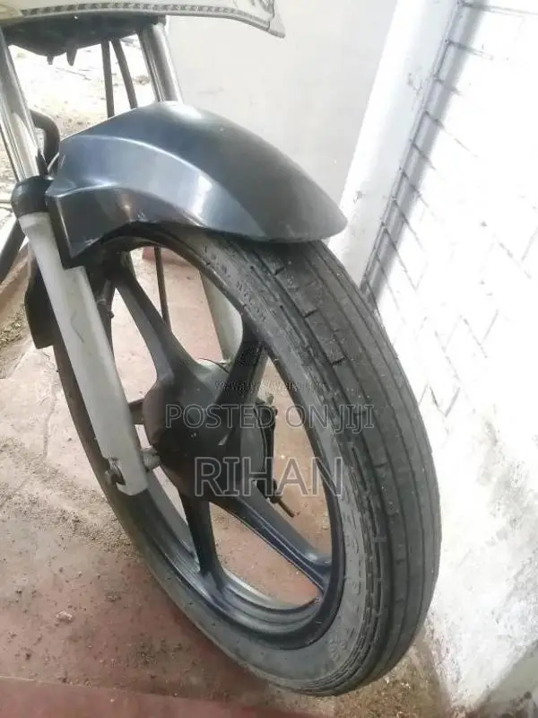 Hero HF Deluxe 2016 Motorbike (Used)