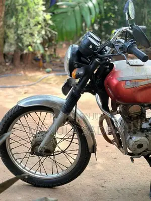 Bajaj Boxer 2002 Motorbike (Used)