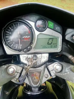 Hero-Honda CBZ 2011 Motorbike (Used)
