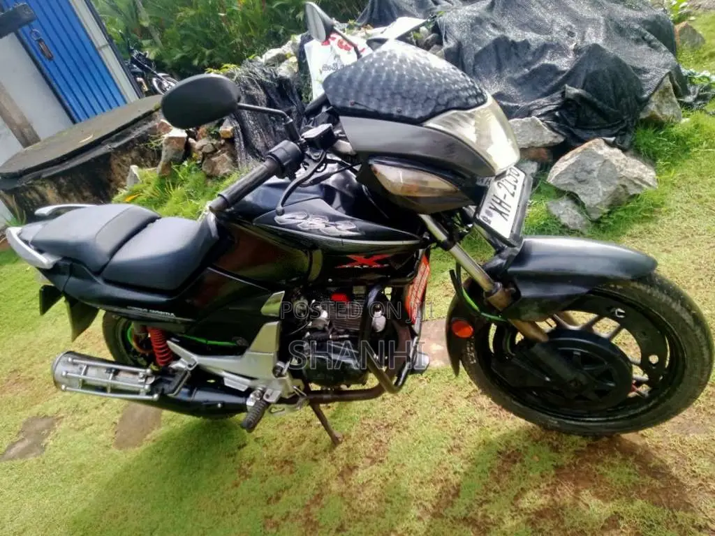 Hero-Honda CBZ 2011 Motorbike (Used)