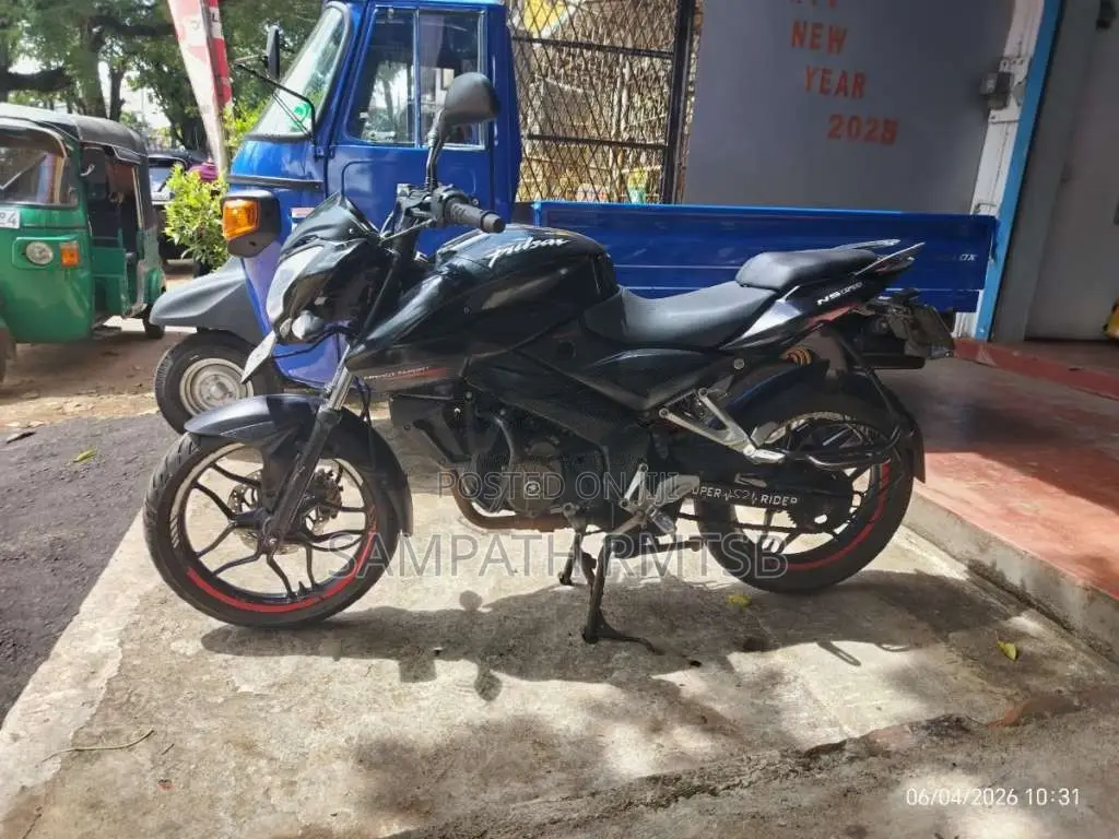 Bajaj Pulsar NS150 2016 Motorbike (Used)