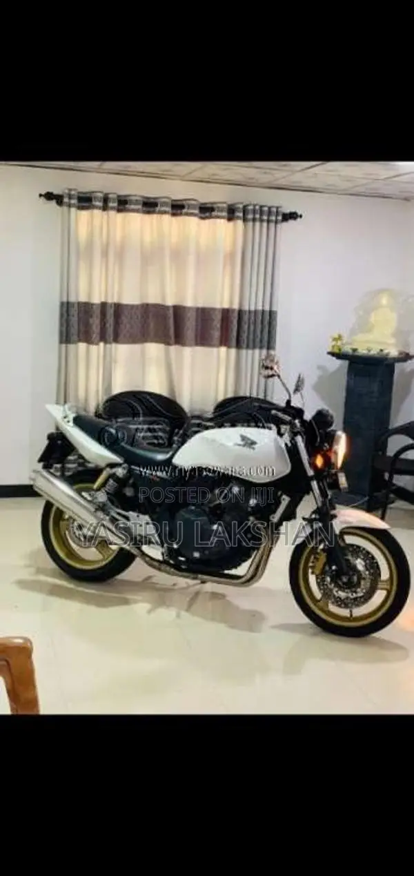 Honda Cb 400 2014 Motorbike (Used)