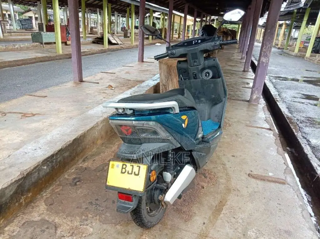 Yadea T5 2024 Motorbike (Used)