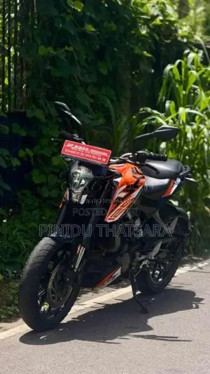 KTM Duke 125 2020 Motorbike (Used)