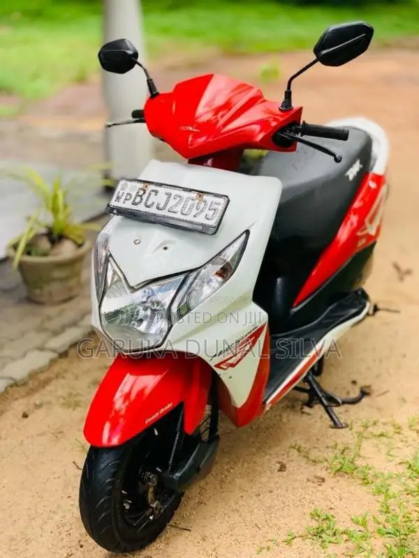 Honda Dio 2015 Motorbike (Used)