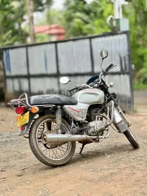 Bajaj Boxer 2004 Motorbike (Used)