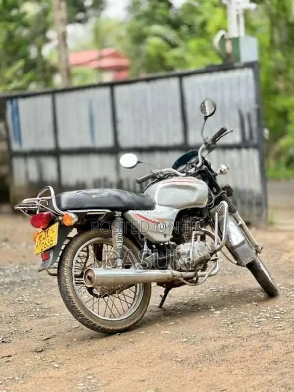 Bajaj Boxer 2004 Motorbike (Used)