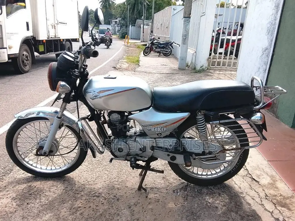 Bajaj Boxer 2005 Motorbike (Used)