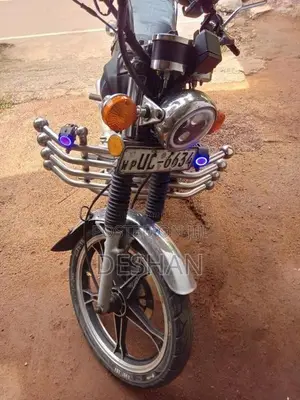 Bajaj Boxer 2004 Motorbike (Used)