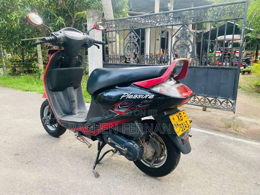 Hero Pleasure 2011 Motorbike (Used)