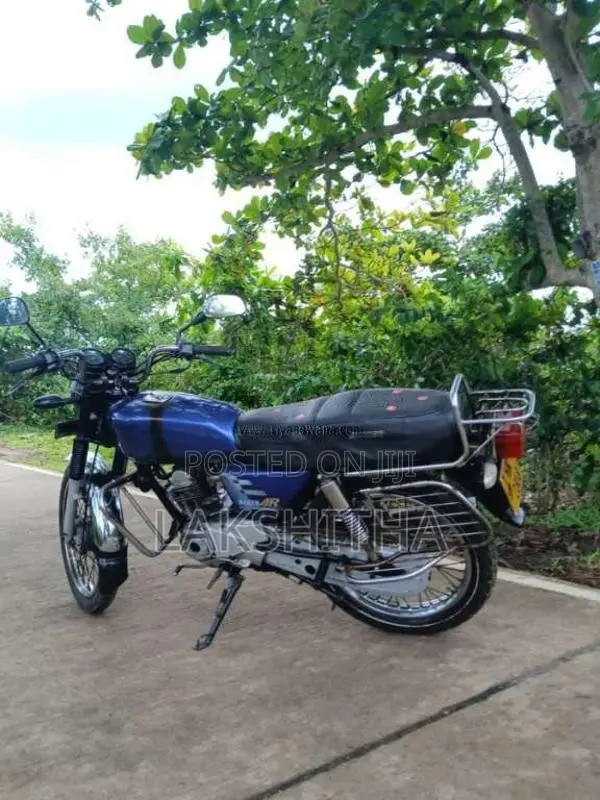 Bajaj Boxer 2008 Motorbike (Used)