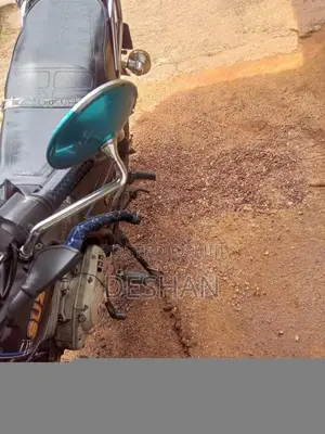 Bajaj Boxer 2004 Motorbike (Used)
