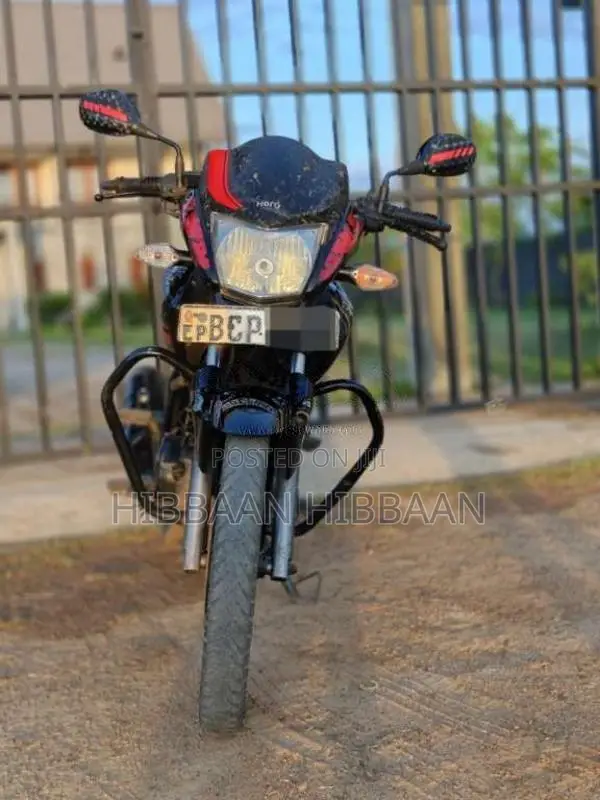 Hero Hunk 2015 Motorbike (Used)