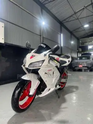 Honda CBR 2006 Motorbike (Used)