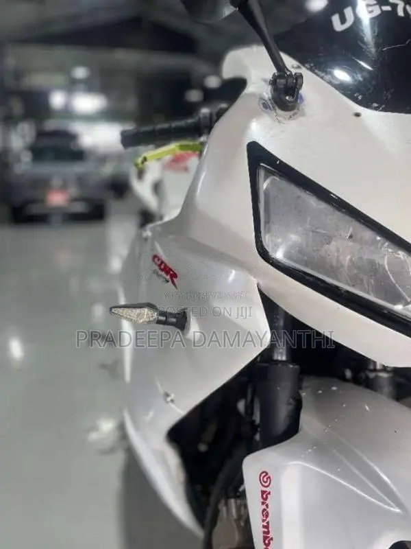 Honda CBR 2006 Motorbike (Used)