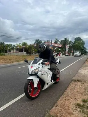 Honda CBR 2006 Motorbike (Used)