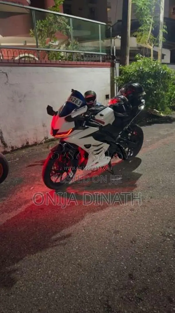 Yamaha R15 2019 Motorbike (Used)