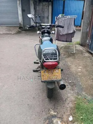 Bajaj Boxer 2003 Motorbike (Used)