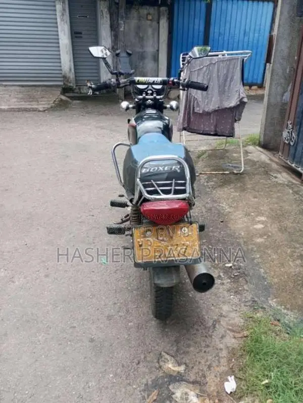 Bajaj Boxer 2003 Motorbike (Used)