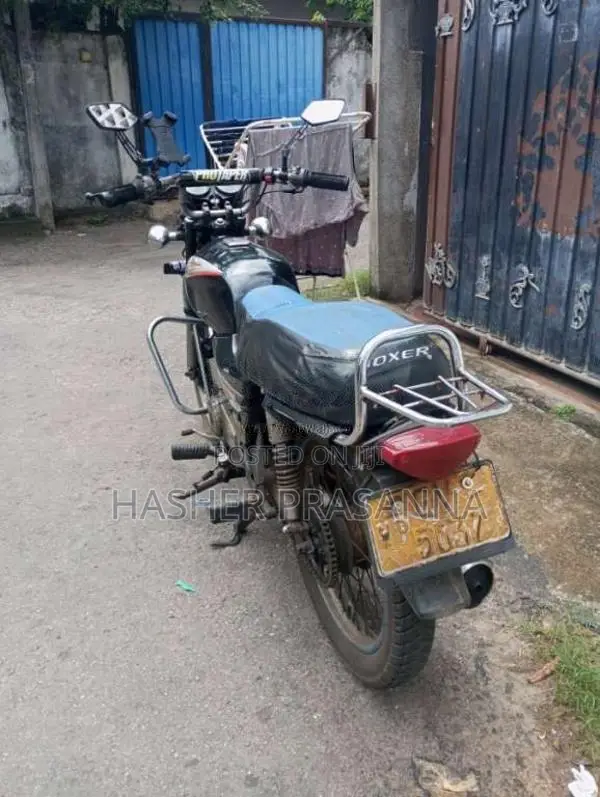 Bajaj Boxer 2003 Motorbike (Used)