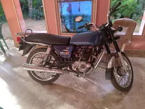 Bajaj Boxer 2006 Motorbike (Used)