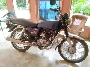 Bajaj Boxer 2006 Motorbike (Used)
