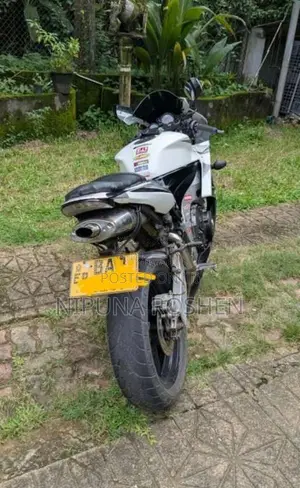 Honda CBR 2014 Motorbike (Used)