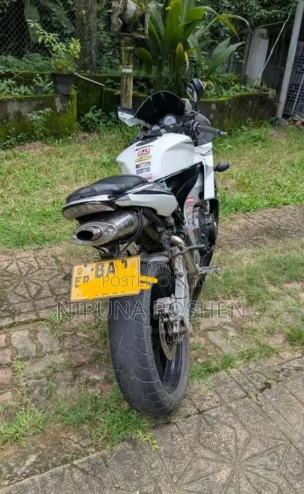 Honda CBR 2014 Motorbike (Used)