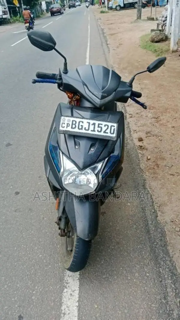Honda DIO 2017 Motorbike (Used)