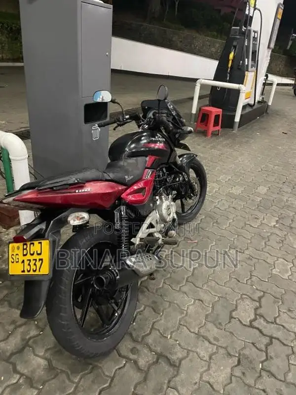 Bajaj Pulsar 180 2015 Motorbike (Used)