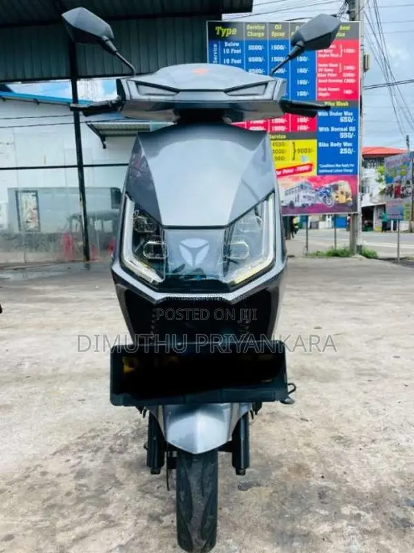 Yadea T5 2025 Motorbike (Used)