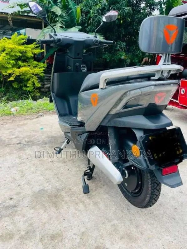 Yadea T5 2025 Motorbike (Used)