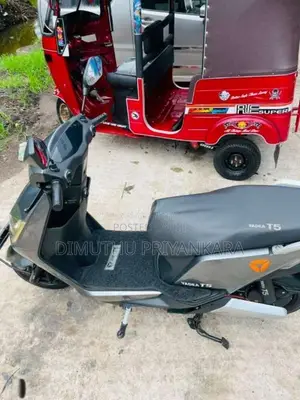 Yadea T5 2025 Motorbike (Used)
