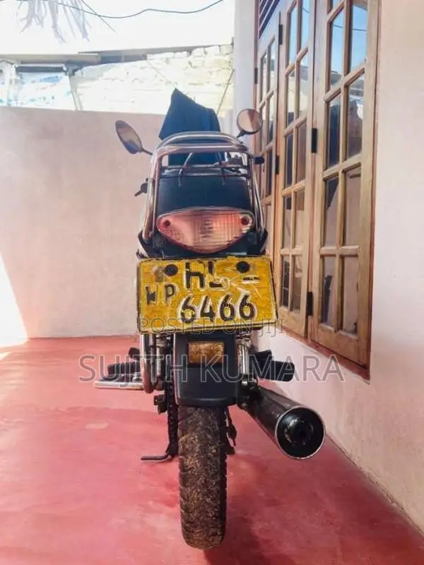 Bajaj Boxer 2003 Motorbike (Used)