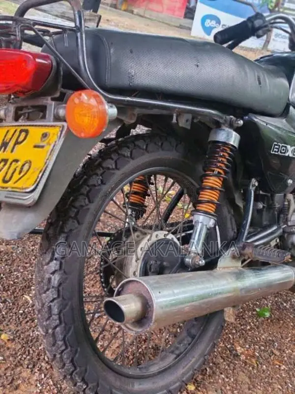 Bajaj Boxer 2010 Motorbike (Used)