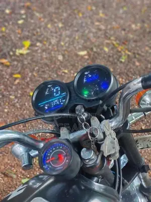 Bajaj Boxer 2010 Motorbike (Used)