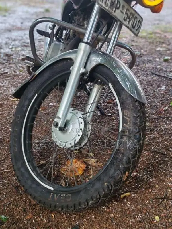 Bajaj Boxer 2010 Motorbike (Used)