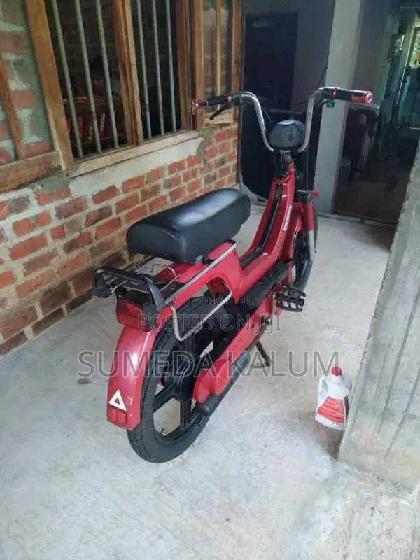 Piaggio Si 2010 Motorbike (Used)