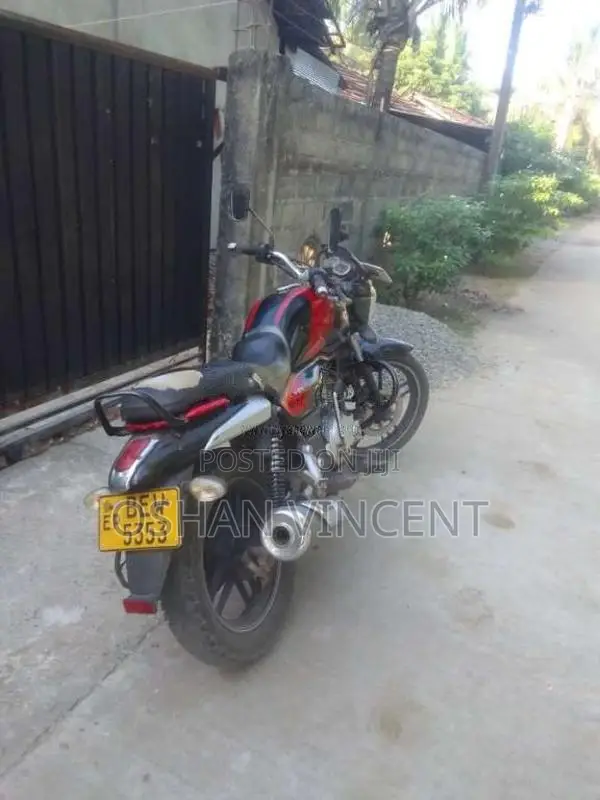 Bajaj V15 2016 Motorbike (Used)
