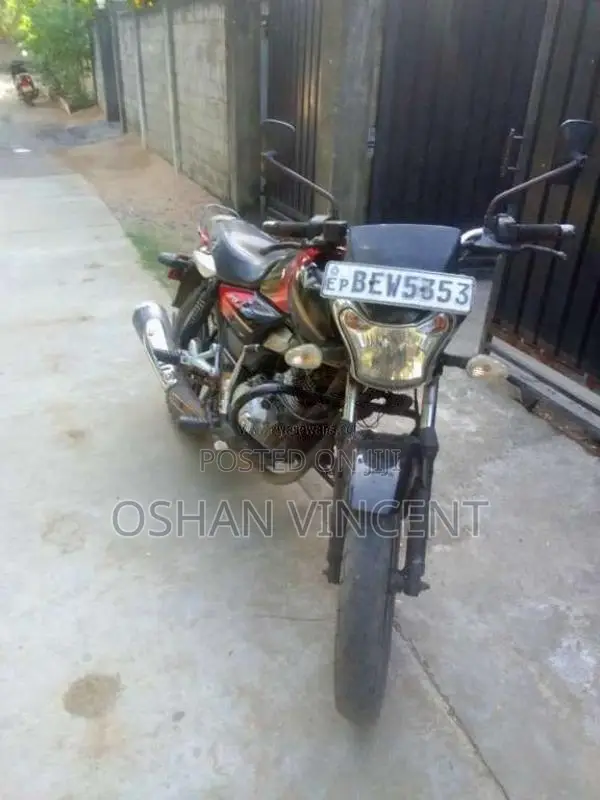Bajaj V15 2016 Motorbike (Used)