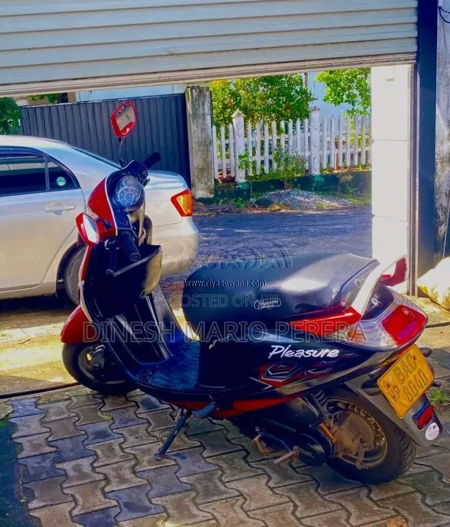 Hero Pleasure 2012 Motorbike (Used)