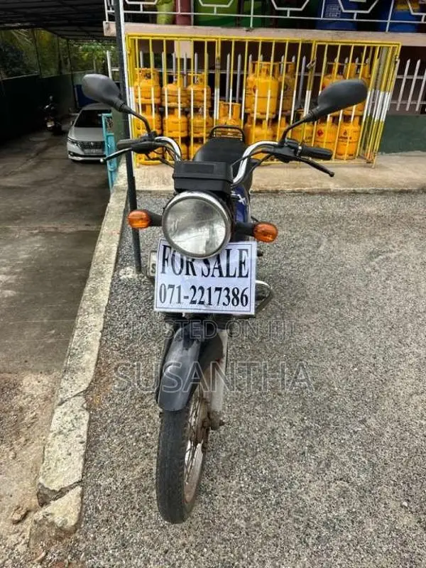 Bajaj Boxer 2008 Motorbike (Used)