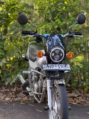 Bajaj Boxer 2003 Motorbike (Used)