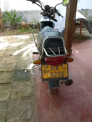 Bajaj Boxer 2003 Motorbike (Used)